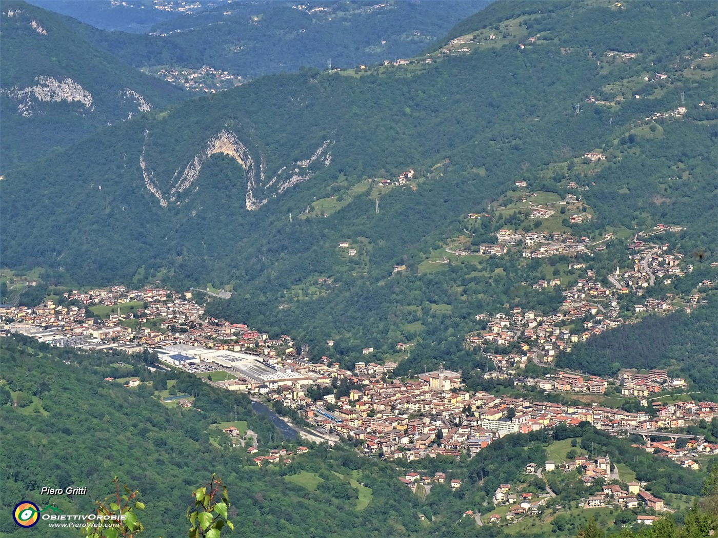 42 Zoom su Zogno e la sua Corna Rossa.JPG